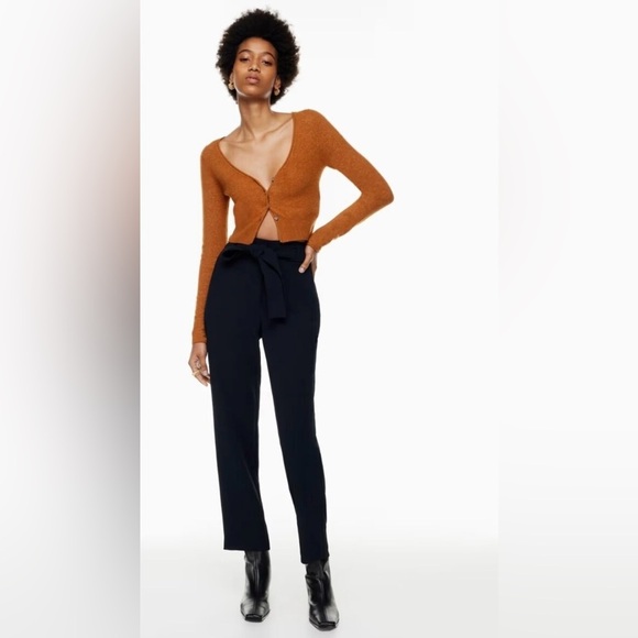 Wilfred Pants - Aritzia Wilfred tapered straight leg dress pants black size 8 style DTR4-6741-37